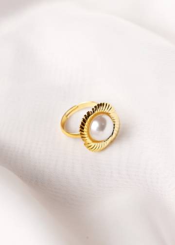 Seashell Pearl Ring