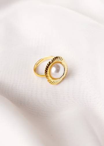 Seashell Pearl Ring