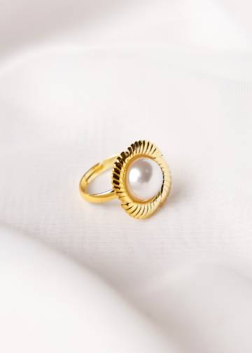 Seashell Pearl Ring