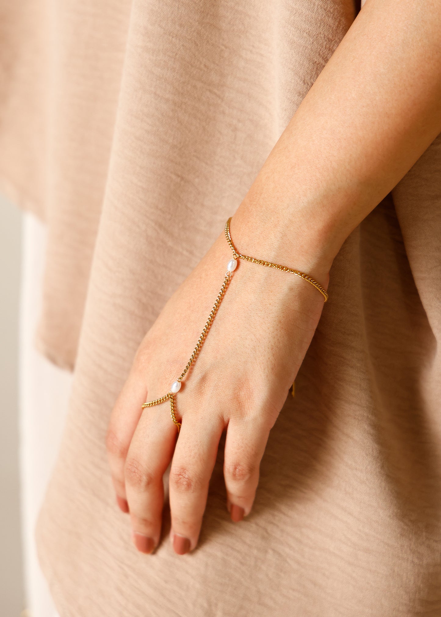 Pearl Drop Hand Chain