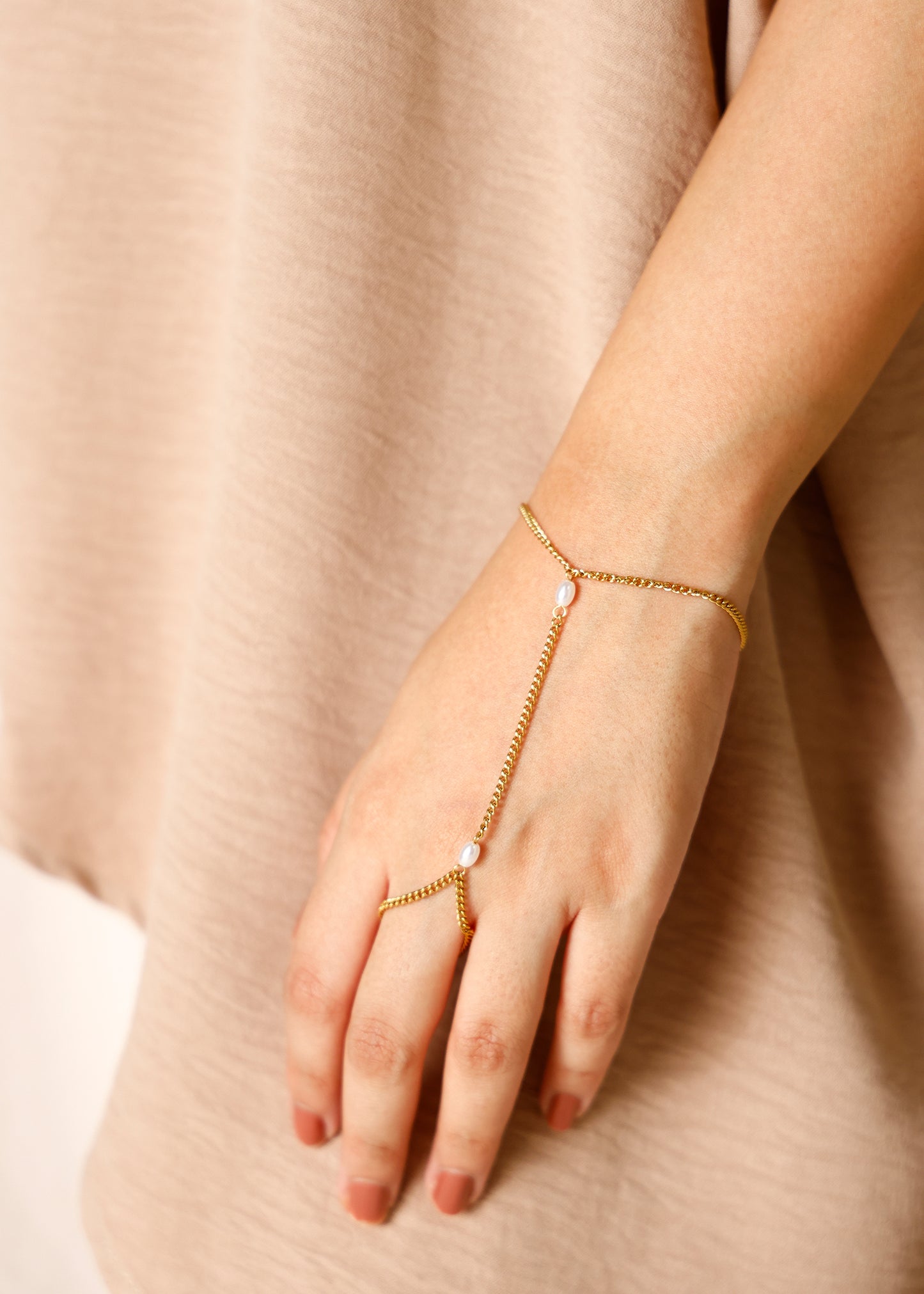Pearl Drop Hand Chain